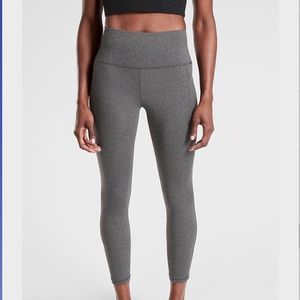 Athlete Salutation Stash Pocket II 7/8 Tight